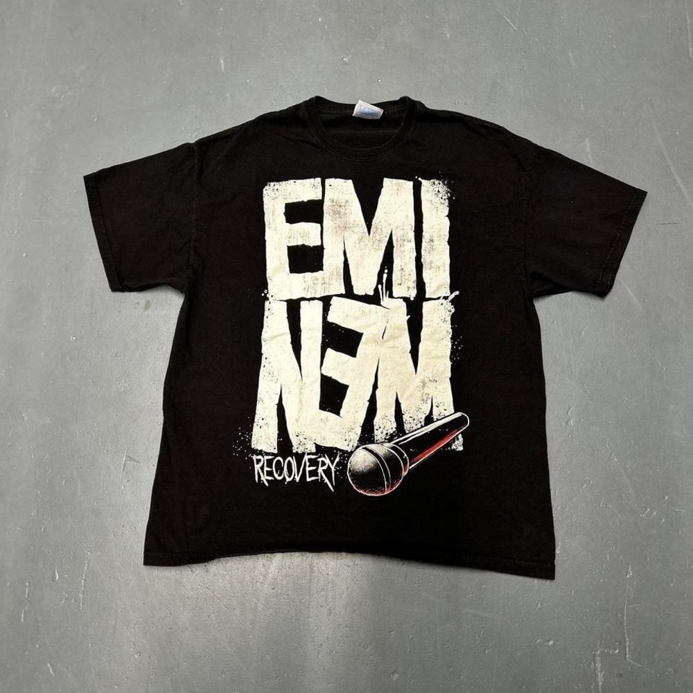 Vintage 2000's Eminem Recovery album promo big print graphic rap tee Tshirt